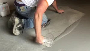 aanbrengen betonstuc vloer